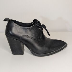 John Fluevog Black Leather Pointed Toe Room 489 Bootie - size 8.5